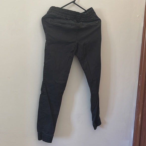 it's black pants - Picture 2 of 3